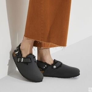 Birkenstock Tokio Shearling Clog in Balck
